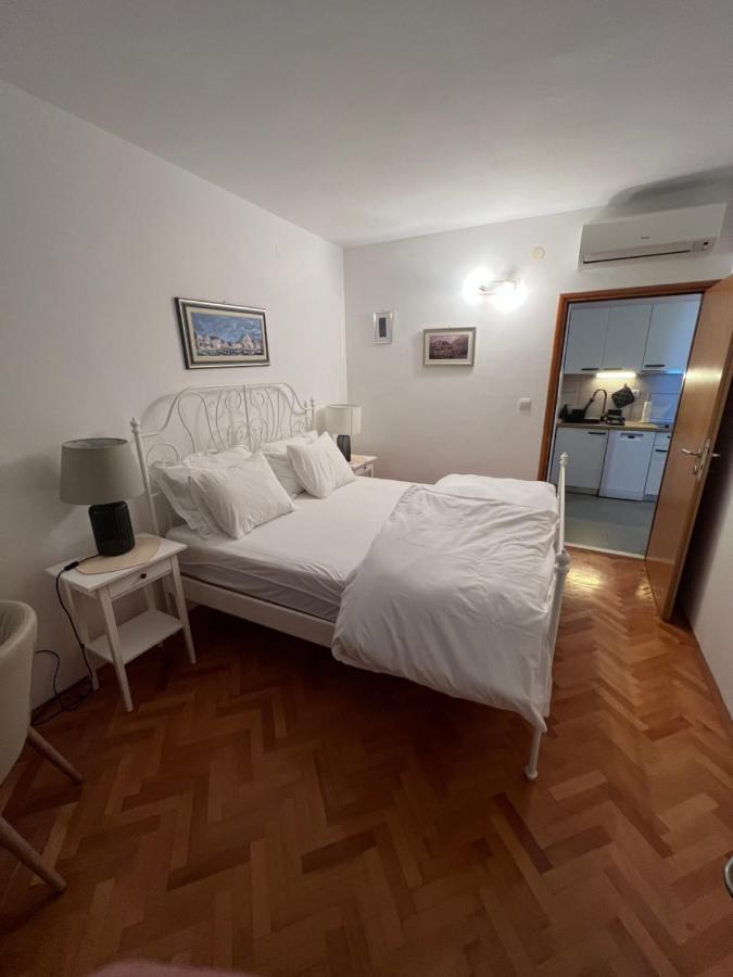 Apartments Jakov And Antonia Hvar Town Luaran gambar